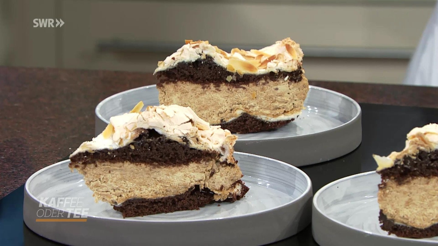 Indulge in Himmelstorte: Creamy Chocolate Coffee & Fluffy Meringue